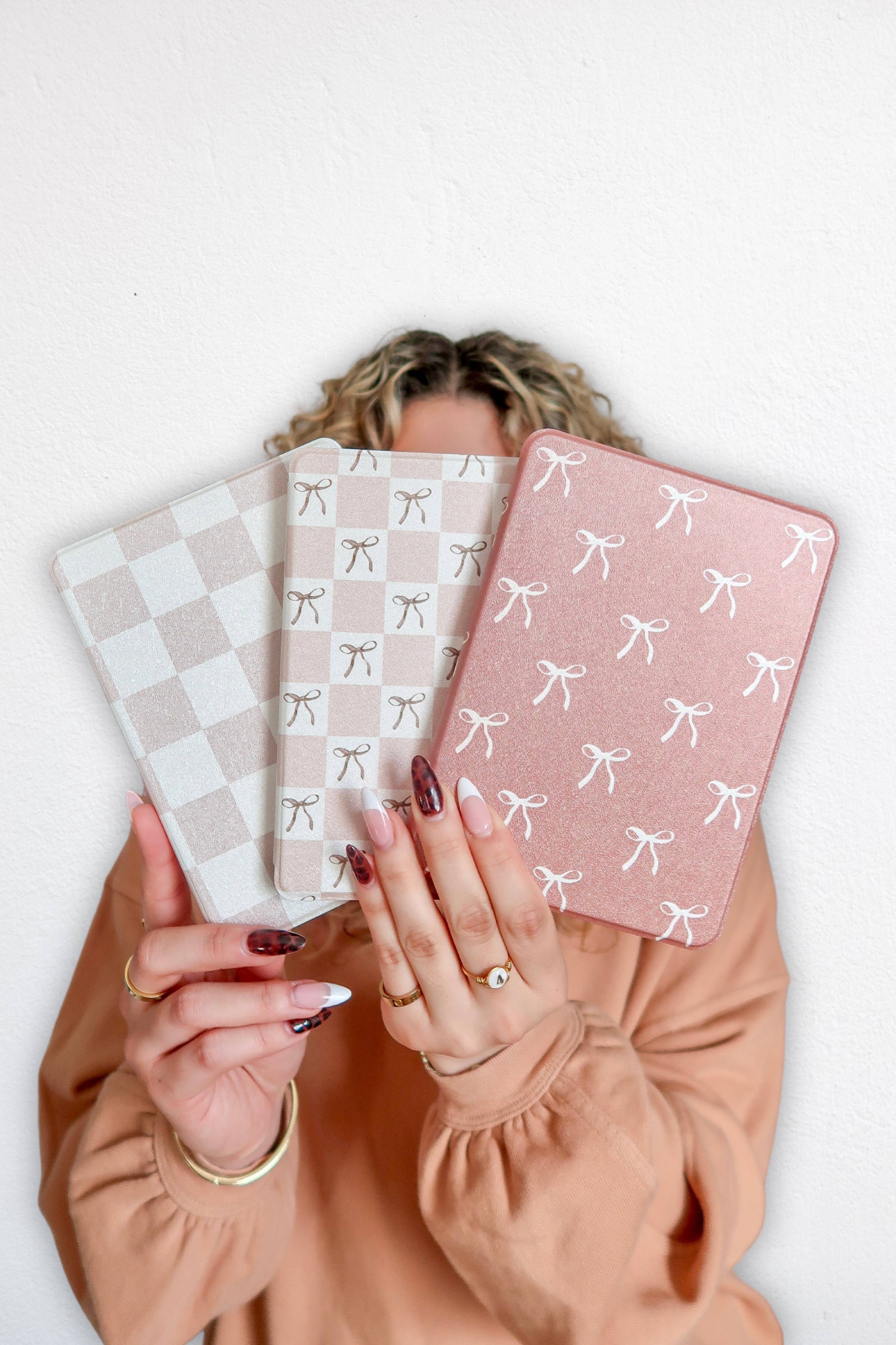 Kindle Case Clear & Printed Back with Hand Strap