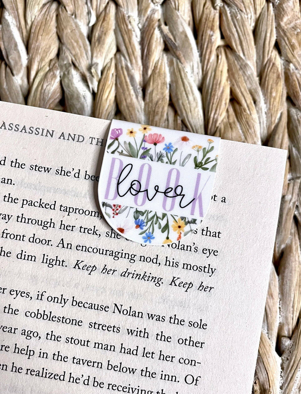 Book Lover Floral Pattern | Magnetic Bookmark