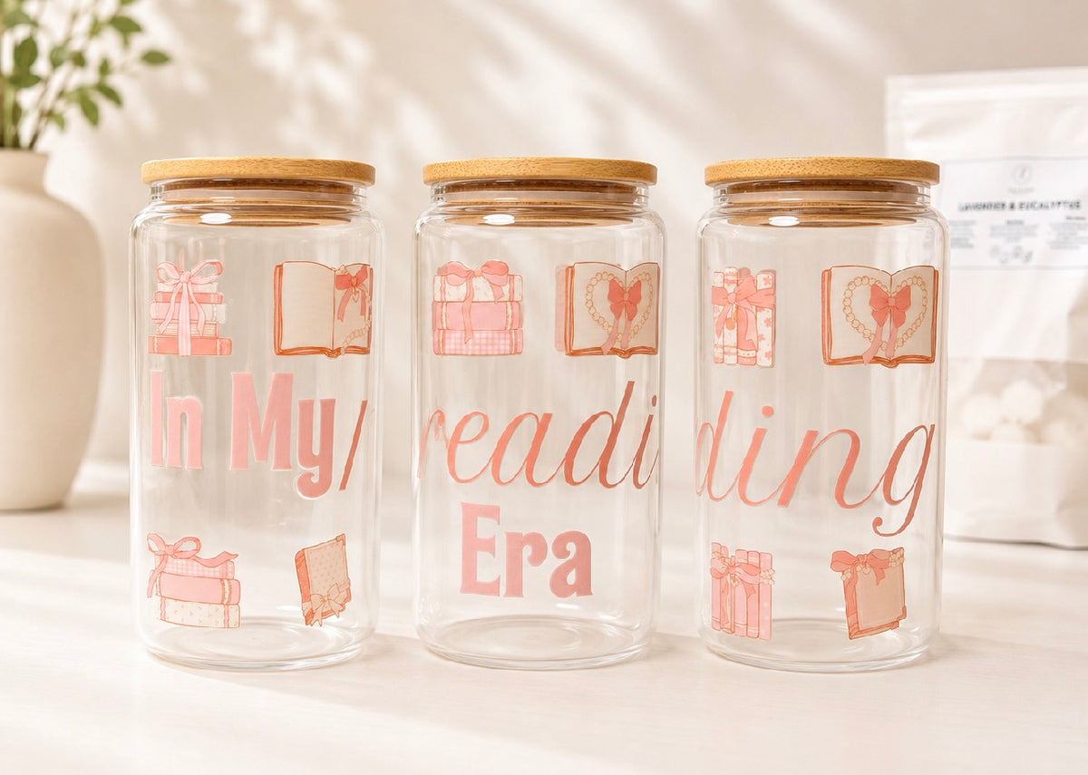 📚🎀 In My Reading Era Glass Tumbler
