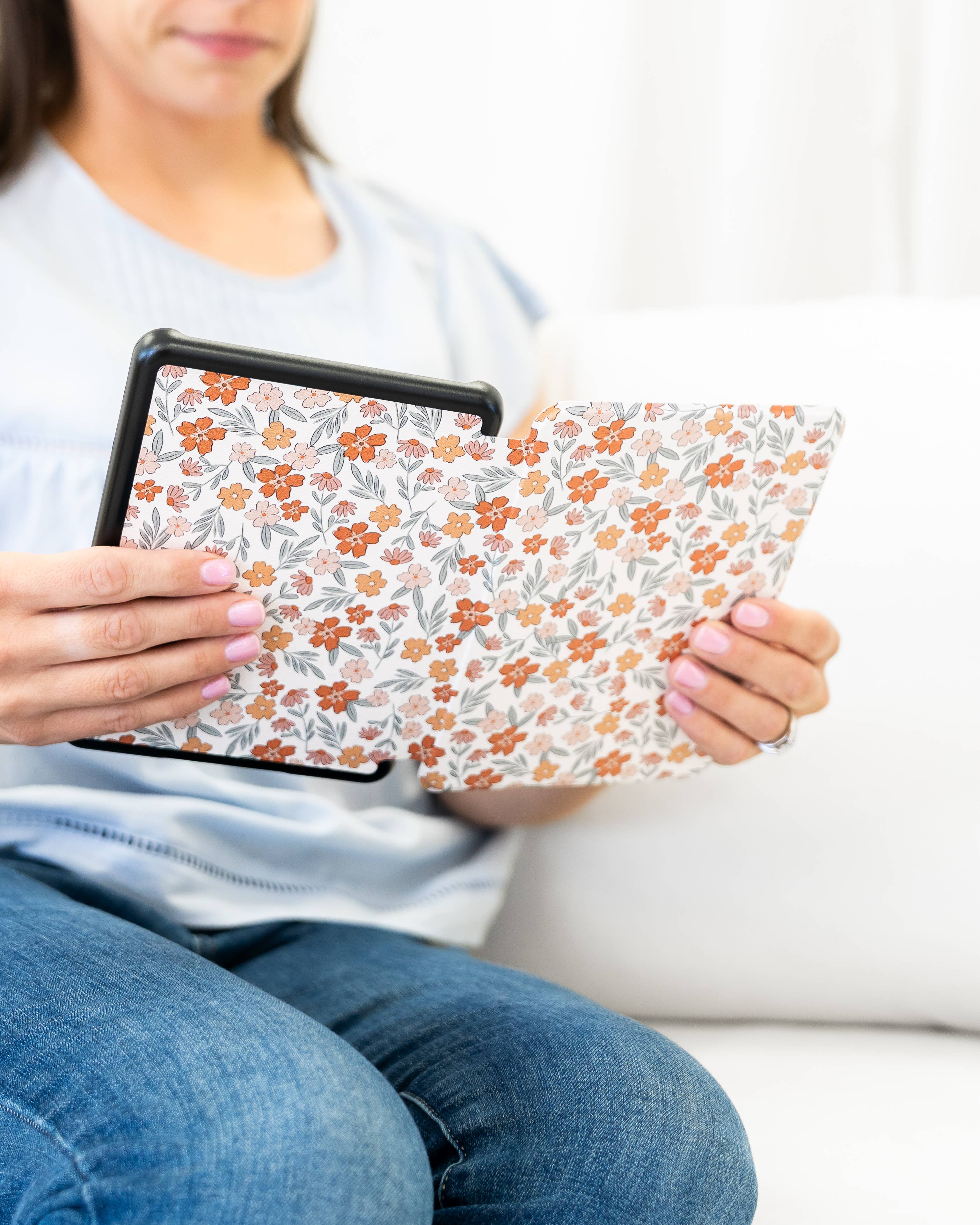 Kindle Case Clear & Printed Back with Hand Strap